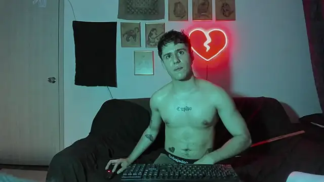 Snapshot of Antonello_Vannucci chatting on January 1, 2025, 11:51 pm Antonello Vannucci online show from January 1, 2025, 11:51 pm