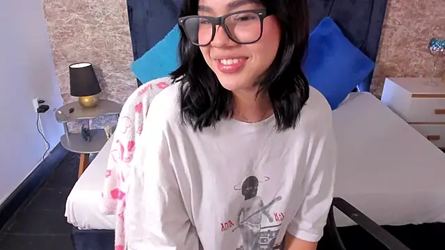 Lily Woodz online show from March 6, 2025, 6:37 pm