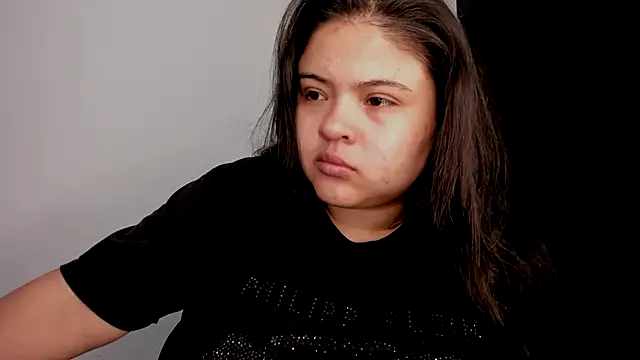 lizzie c online show from October 9, 2025, 1:53 pm