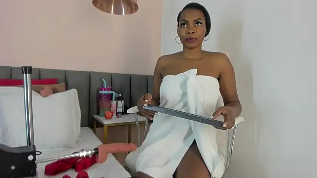 celeste smmith  online show from February 25, 2025, 3:31 am