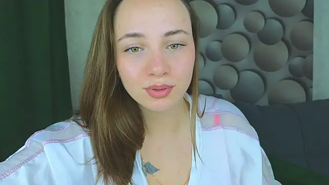 Snapshot of Cute_smile_sharon chatting on September 13, 2025, 4:01 am Cute smile sharon online show from September 13, 2025, 4:01 am