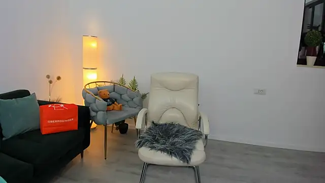 Aileen Stone online show from October 30, 2025, 3:46 pm