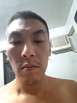 Snapshot of bb770504 chatting on December 18, 2024, 7:52 pm bb770504 online show from December 18, 2024, 7:52 pm