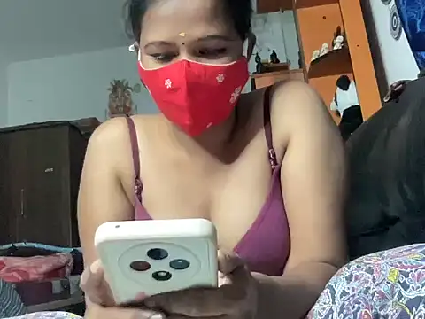 Tamil Sanjana  online show from December 19, 2025, 4:58 pm