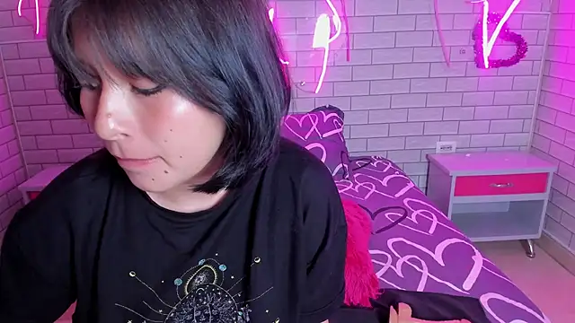 Lily Martinez online show from February 19, 2025, 12:03 am