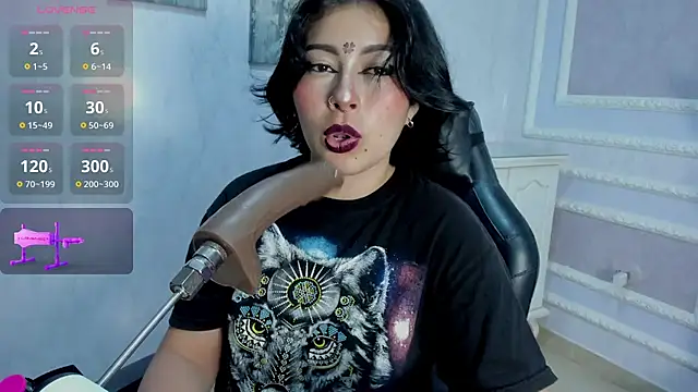 Lily Martinez online show from November 23, 2025, 8:03 am