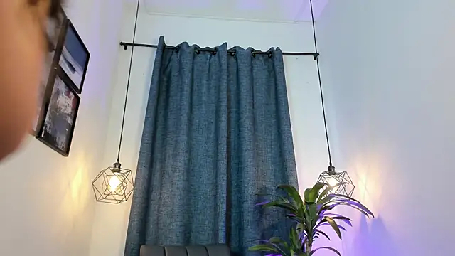 Snapshot of ashly__ms chatting on February 7, 2025, 12:28 pm ashly ms online show from February 7, 2025, 12:28 pm