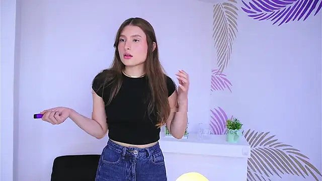 Daisha Riley online show from February 11, 2025, 12:27 pm