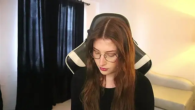 Daisha Riley online show from November 24, 2025, 2:39 pm