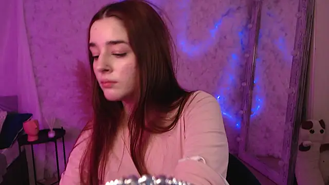 Lolly lipss  online show from December 22, 2024, 3:22 pm