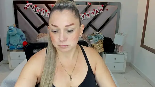 Snapshot of natalia5560 chatting on September 24, 2025, 1:03 pm natalia5560 online show from September 24, 2025, 1:03 pm