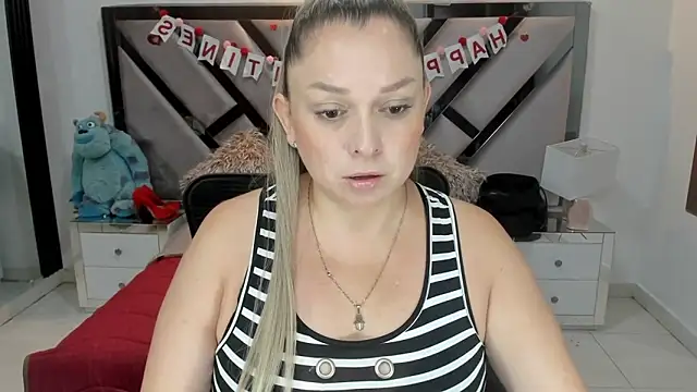 Snapshot of natalia5560 chatting on September 29, 2025, 12:32 pm natalia5560 online show from September 29, 2025, 12:32 pm