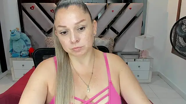 Snapshot of natalia5560 chatting on October 8, 2025, 12:58 pm natalia5560 online show from October 8, 2025, 12:58 pm
