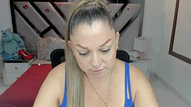 Snapshot of natalia5560 chatting on October 22, 2025, 1:00 pm natalia5560 online show from October 22, 2025, 1:00 pm