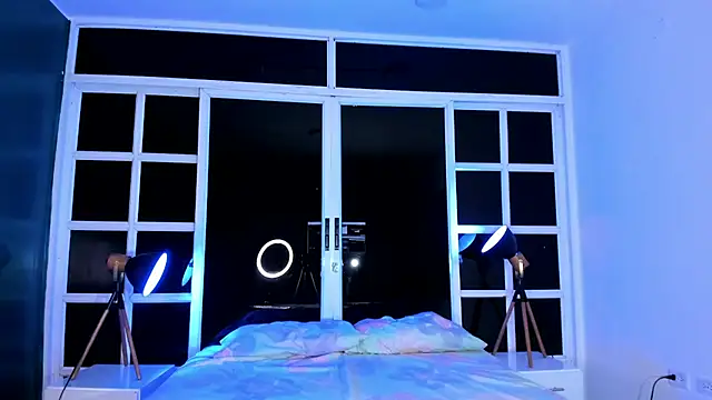 loladupont online show from March 29, 2026, 2:44 am