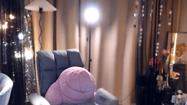 zhdhdbdkx online show from September 19, 2025, 5:13 pm