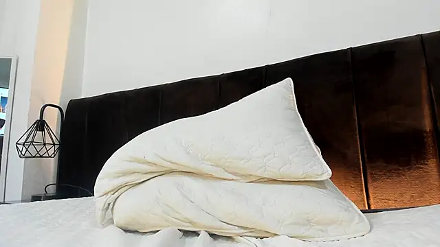 Snapshot of AbrilSonne chatting on March 19, 2025, 4:57 am AbrilSonne online show from March 19, 2025, 4:57 am