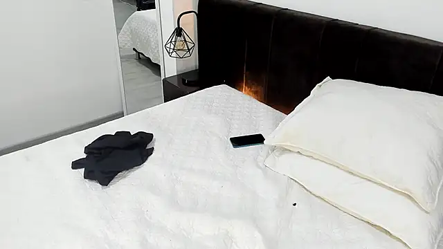 Snapshot of AbrilSonne chatting on March 19, 2025, 10:53 pm AbrilSonne online show from March 19, 2025, 10:53 pm