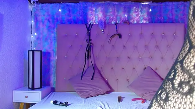 Chlooe Zoe online show from February 14, 2025, 6:51 pm