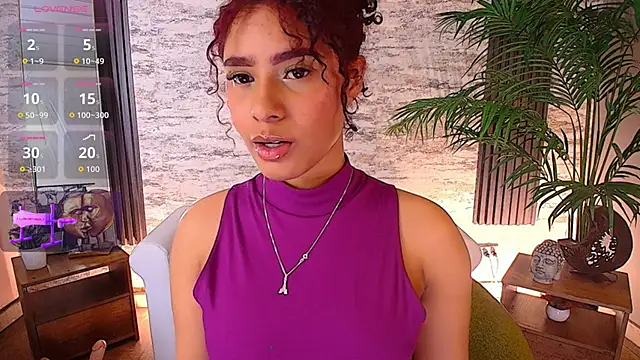 charlottee white online show from November 13, 2025, 9:36 pm