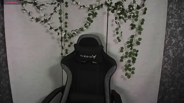 Lina Vi online show from April 3, 2026, 8:07 pm