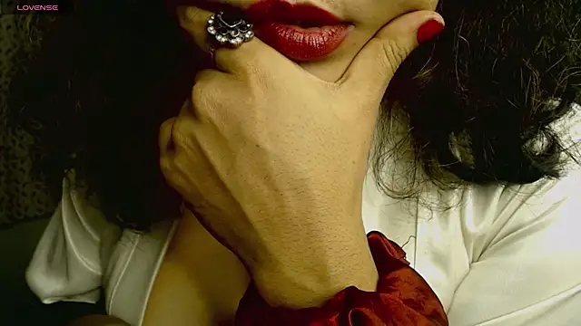 hot menka online show from November 13, 2025, 5:45 pm