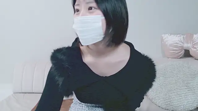 Snapshot of UYU_man chatting on February 1, 2025, 9:32 am UYU man online show from February 1, 2025, 9:32 am