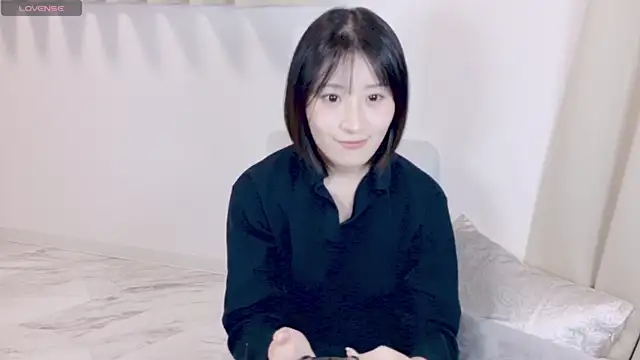 Snapshot of UYU_man chatting on February 9, 2025, 4:29 pm UYU man online show from February 9, 2025, 4:29 pm