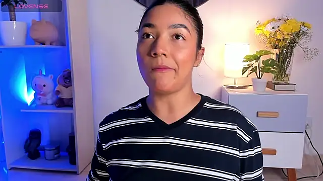 martina roldam online show from January 23, 2025, 1:08 am