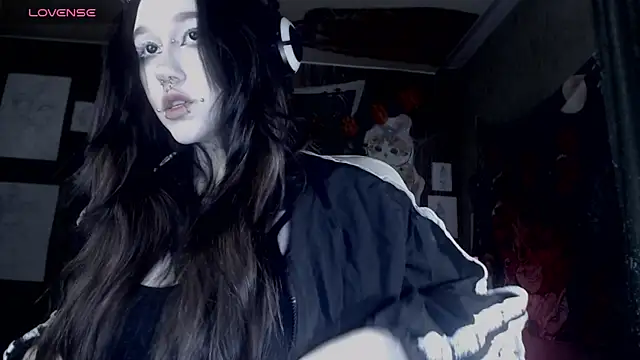 chloe crystall killer online show from April 10, 2026, 1:33 am