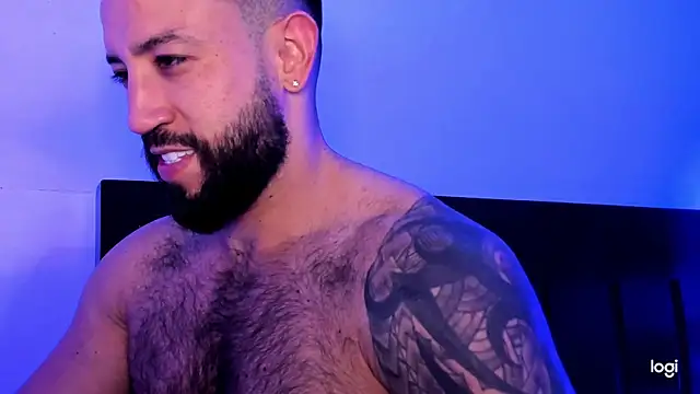 Snapshot of BradLeon_ chatting on March 22, 2025, 12:49 am BradLeon online show from March 22, 2025, 12:49 am