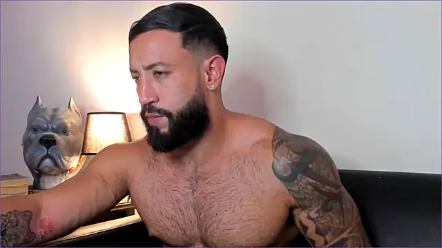 Snapshot of BradLeon_ chatting on September 18, 2025, 11:51 pm BradLeon online show from September 18, 2025, 11:51 pm