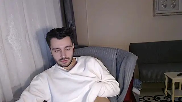 handsomeee04 online show from November 25, 2025, 11:05 pm