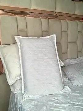 Boy cock18 online show from January 31, 2025, 8:33 pm