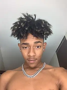 Boy cock18 online show from February 26, 2025, 9:37 pm