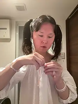 catianya online show from April 16, 2026, 2:45 am