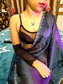 Snapshot of Little__Lia chatting on February 20, 2025, 8:36 pm Little  Lia online show from February 20, 2025, 8:36 pm