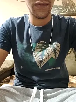 latinoboybig online show from April 16, 2026, 10:56 pm