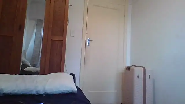 EROTIC BARBIE28 online show from November 28, 2025, 6:05 am