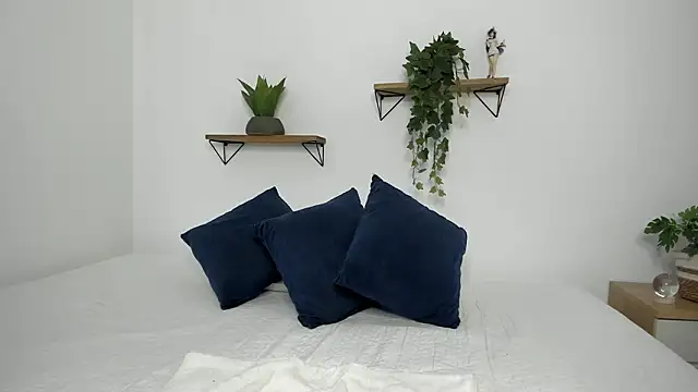 naughty 1girl online show from February 20, 2026, 8:53 pm