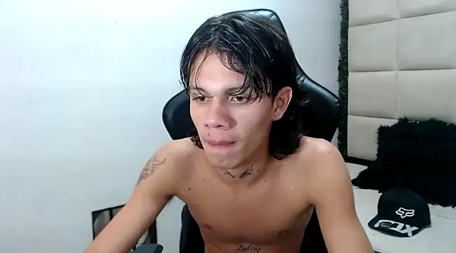 andy dan18 online show from December 31, 2024, 4:06 am