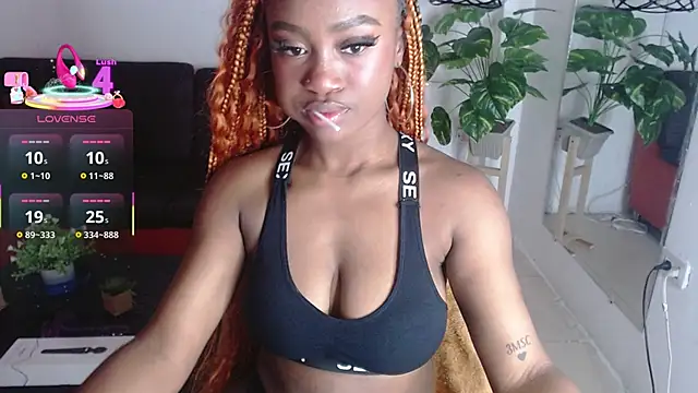 nikkystorm1  online show from September 25, 2025, 2:32 pm