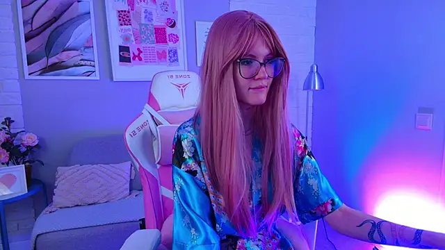 NellieLoyns online show from February 9, 2025, 4:29 pm