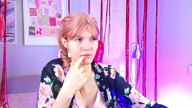 NellieLoyns online show from February 19, 2025, 4:11 pm