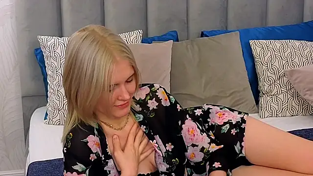 NellieLoyns online show from February 27, 2025, 11:15 pm