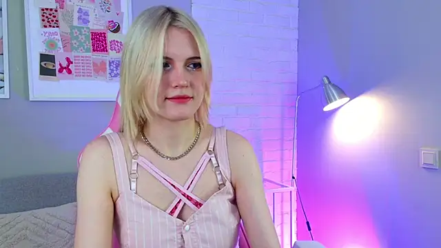 NellieLoyns online show from March 16, 2025, 5:07 pm