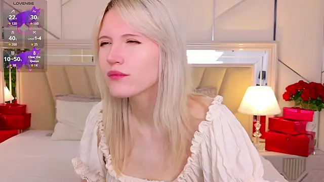 NellieLoyns online show from December 1, 2025, 5:18 pm