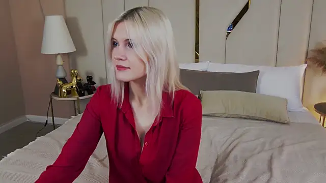 NellieLoyns online show from February 28, 2026, 5:47 pm