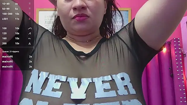 Snapshot of MommyHelpsmee chatting on February 26, 2025, 3:32 am MommyHelpsmee online show from February 26, 2025, 3:32 am