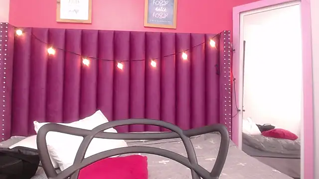 Snapshot of MommyHelpsmee chatting on February 26, 2025, 9:42 am MommyHelpsmee online show from February 26, 2025, 9:42 am